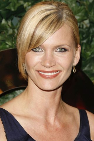 Natasha Henstridge, photo 3 of 3
