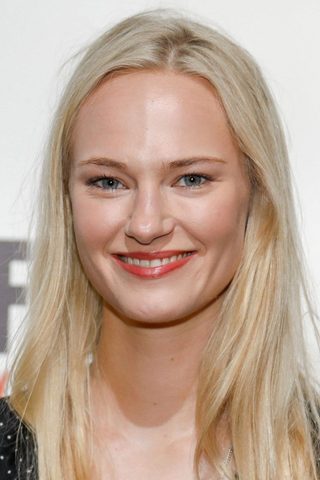 Jessica Madsen, photo 2 of 3