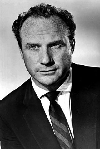 Jack Warden, photo 1 of 3