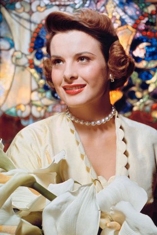 Jean Peters, photo 1 of 3