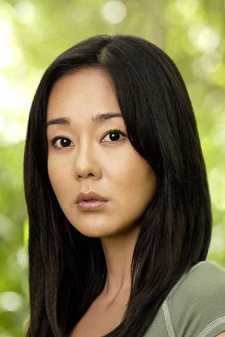 Yunjin Kim, photo 2 of 3