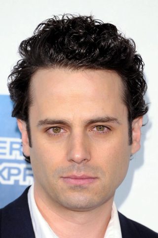 Luke Kirby, photo 1 of 3