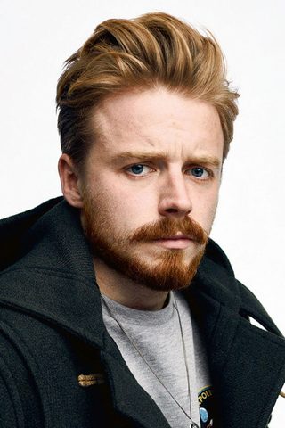 Jack Lowden, photo 1 of 3