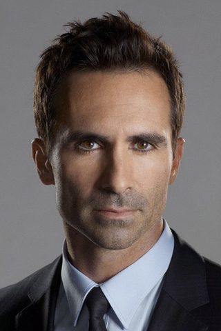 Nestor Carbonell, photo 3 of 3