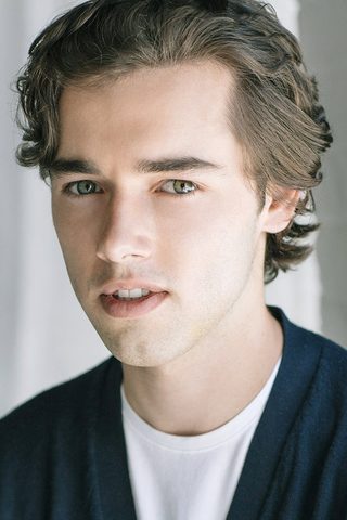 Alex Ferris, photo 1 of 3