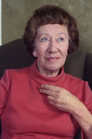 Flora Robson, photo 3 of 3