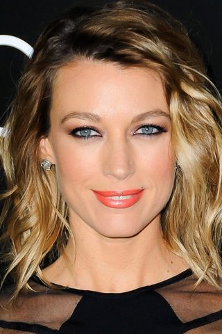 Natalie Zea, photo 1 of 3