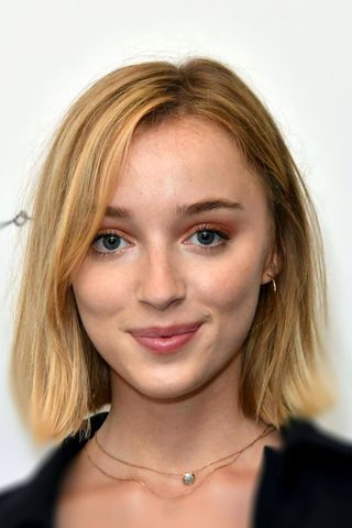 Phoebe Dynevor, photo 3 of 3
