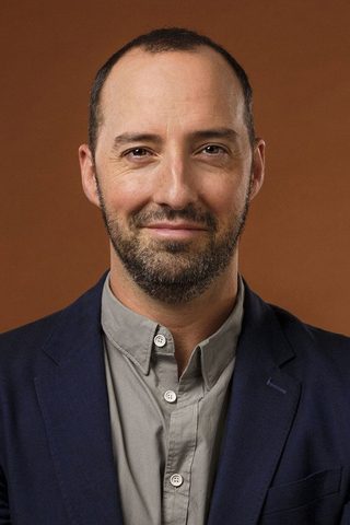 Tony Hale, photo 2 of 3
