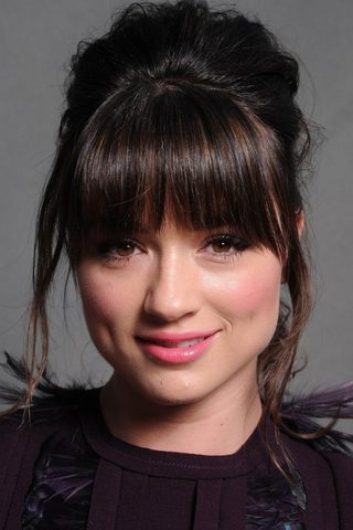 Crystal Reed, photo 3 of 3