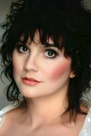 Linda Ronstadt, photo 2 of 3