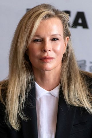Kim Basinger, photo 3 of 3