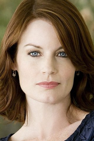 Laura Leighton, photo 3 of 3
