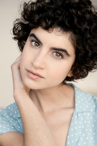 Sarah Yarkin, photo 2 of 3