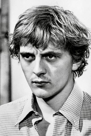 David Hemmings, photo 2 of 3