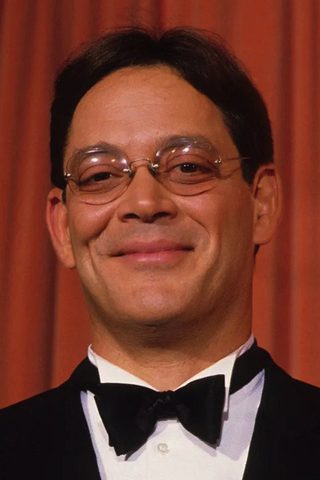 Raul Julia, photo 3 of 3