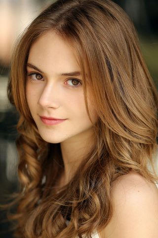 Emilia Jones, photo 3 of 3