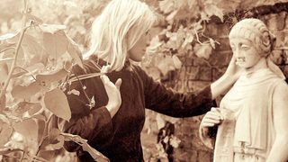 Marianne & Leonard: Words of Love still 3