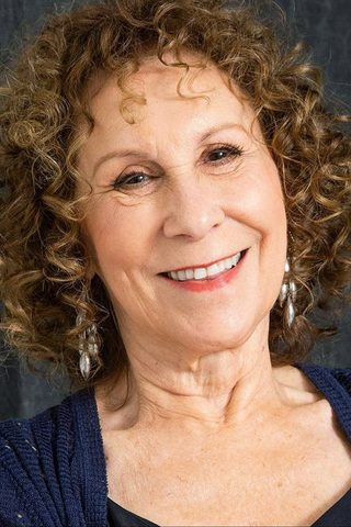 Rhea Perlman, photo 2 of 3