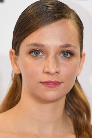 Molly Windsor, photo 2 of 3