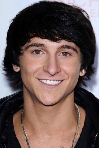 Mitchel Musso, photo 1 of 3