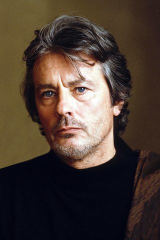 Alain Delon, photo 3 of 3