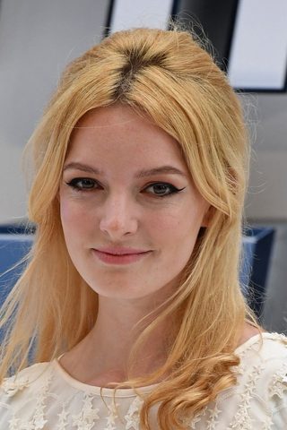 Dakota Blue Richards, photo 3 of 3
