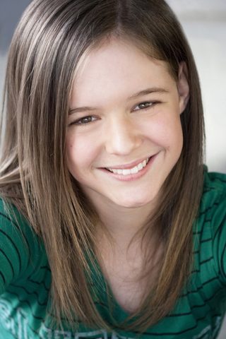 Izabela Vidovic, photo 2 of 3