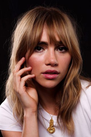 Suki Waterhouse, photo 2 of 3