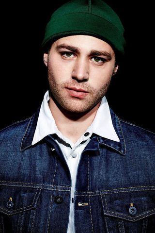 Emory Cohen, photo 3 of 3