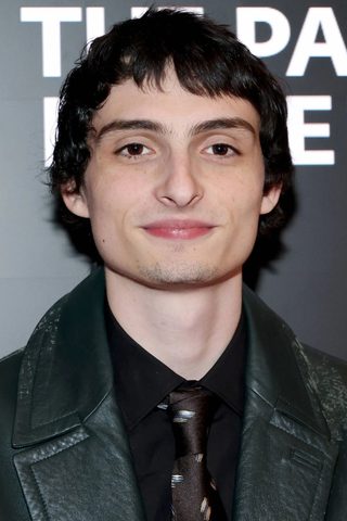 Finn Wolfhard, photo 2 of 3
