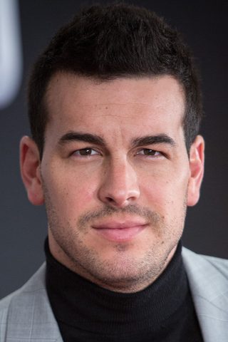 Mario Casas, photo 1 of 3