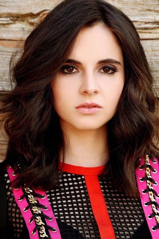 Vanessa Marano, photo 1 of 3