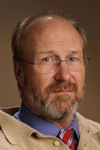 William Hurt, photo 1 of 3