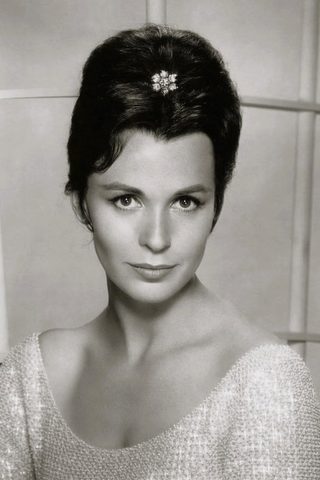 Claire Bloom, photo 3 of 3