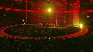 U2: Vertigo 2005 - Live from Chicago still 5