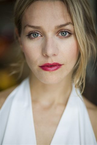 Julia Dietze, photo 2 of 3