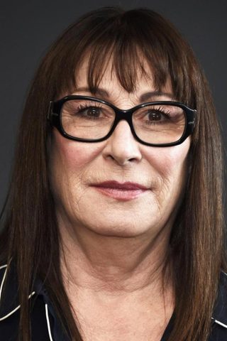 Anjelica Huston, photo 1 of 3