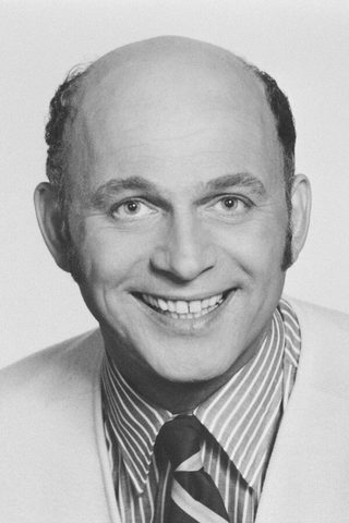 Gavin MacLeod, photo 1 of 3