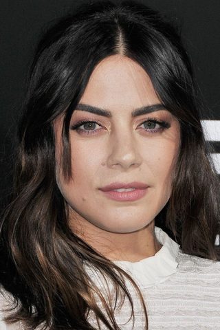 Lorenza Izzo, photo 3 of 3