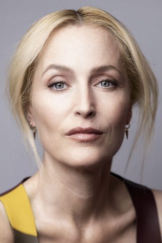Gillian Anderson, photo 2 of 3