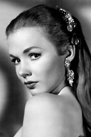 Piper Laurie, photo 3 of 3