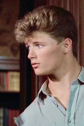 Holter Graham, photo 2 of 3