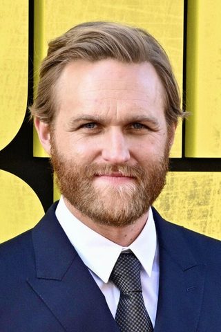 Wyatt Russell, photo 2 of 3