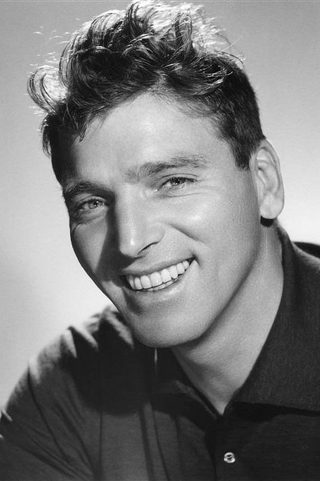 Burt Lancaster, photo 1 of 3
