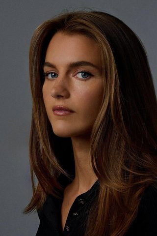 Chloe East, photo 1 of 3