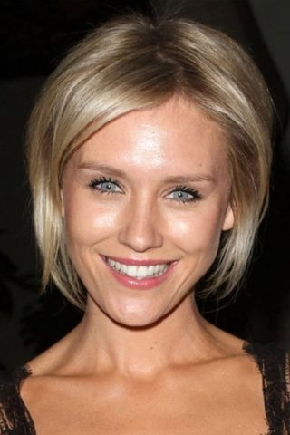 Nicky Whelan, photo 1 of 3