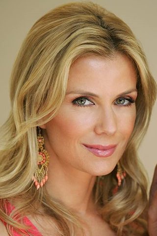 Katherine Kelly Lang, photo 1 of 3