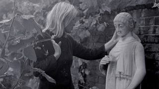 Marianne & Leonard: Words of Love still 2