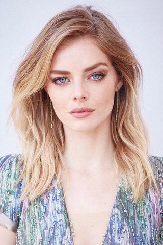 Samara Weaving, photo 2 of 3